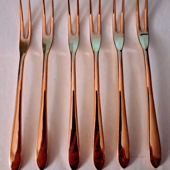 Set of 6 MCM Golden Appetizer Forks 5" - Picture 1 of 4